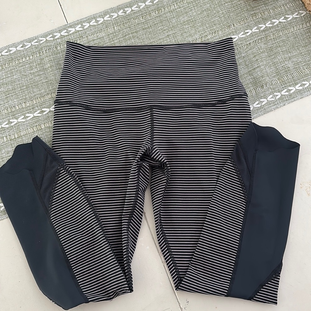 Lululemon Wunder under leggings